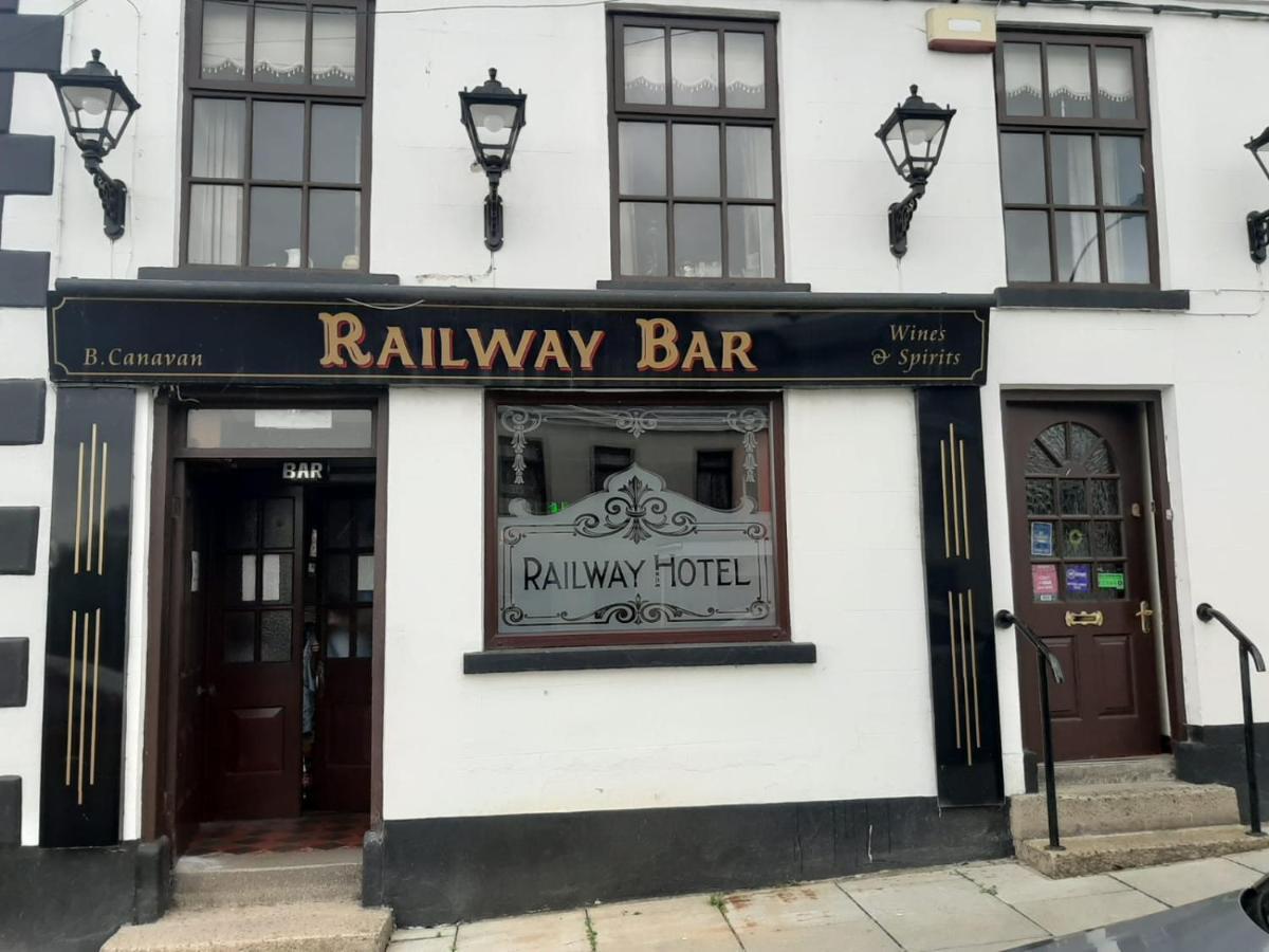 Railway Bar Accommodation Poyntzpass Exterior foto
